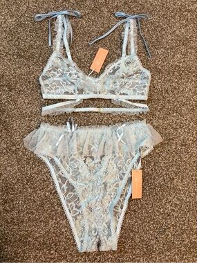 Mentionables Blue Lace Bralette & Ruffle Panty Set